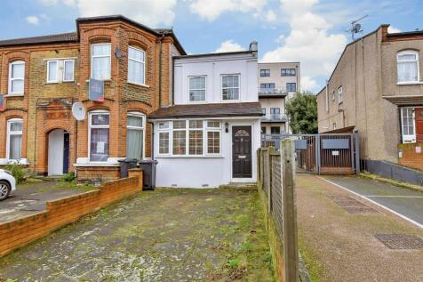 Mansfield Road, Ilford, Essex 2 bed cottage for sale