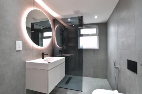 5 bedroom terraced house for sale