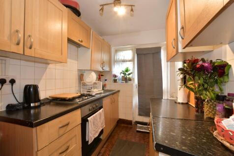 2 bedroom ground floor flat for sale
