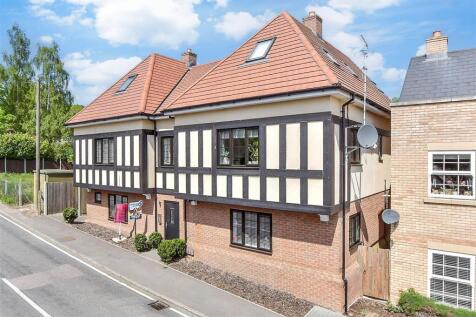 3 bedroom ground floor flat for sale