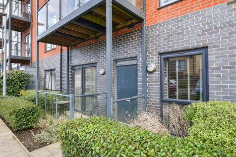 2 bedroom ground floor flat for sale