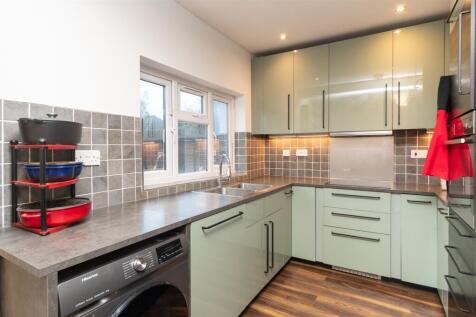 4 bedroom semi-detached bungalow for sale