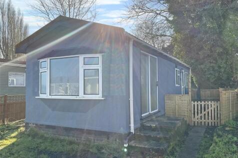 Cummings Hall Lane, Noak Hill... 1 bed park home for sale