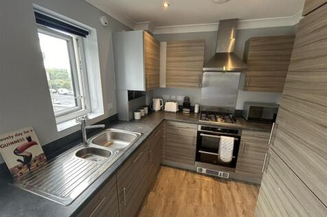 2 bedroom flat for sale