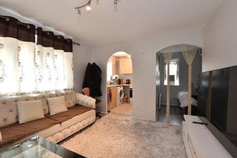 Studio flat for sale