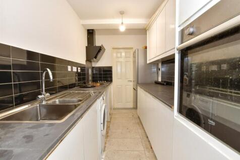 1 bedroom ground floor flat for sale