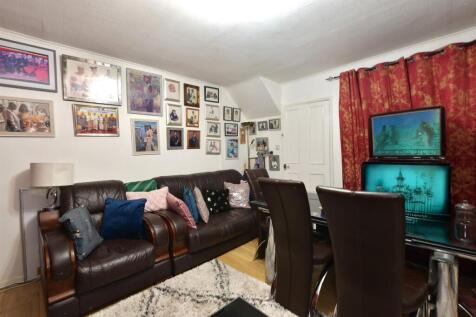 3 bedroom maisonette for sale