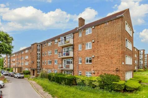 2 bedroom ground floor flat for sale