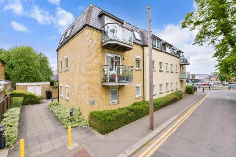 2 bedroom flat for sale