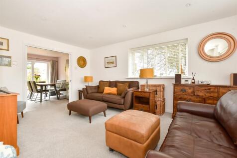 Summers Lane, Totland Bay, Isle of Wight 3 bed detached bungalow for sale