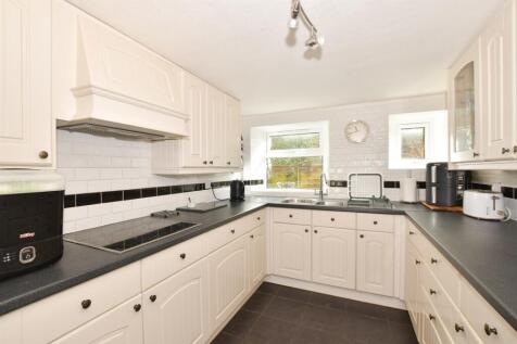 3 bedroom cottage for sale