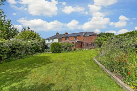 3 bedroom end of terrace house for sale