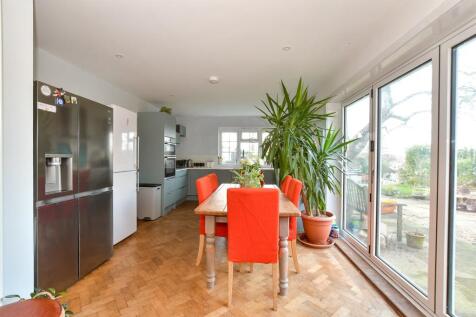 West Hill Road, Ryde, Isle of Wight 5 bed detached bungalow for sale