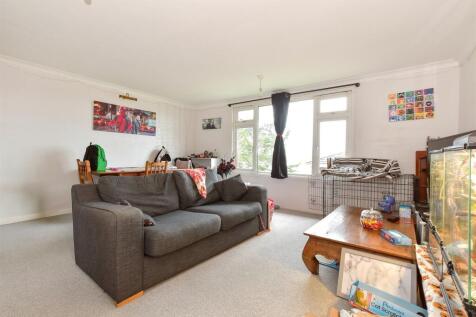 3 bedroom flat for sale