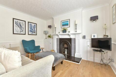 2 bedroom ground floor flat for sale