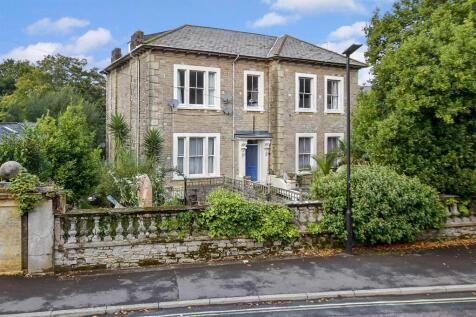 3 bedroom flat for sale