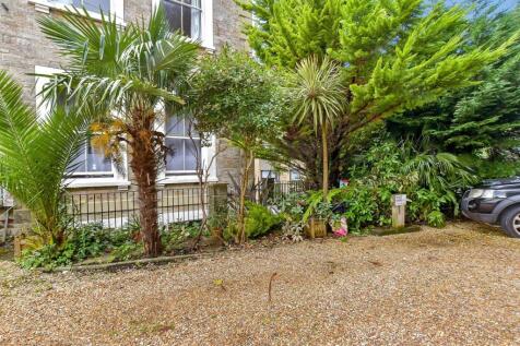 3 bedroom flat for sale
