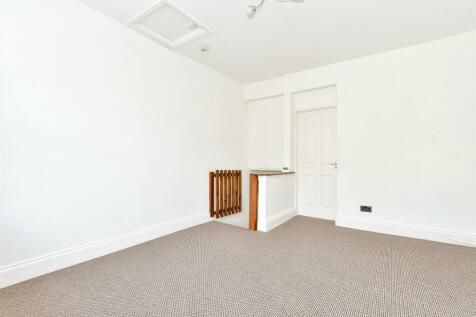 2 bedroom ground floor flat for sale