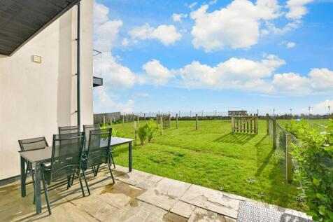 2 bedroom ground floor flat for sale