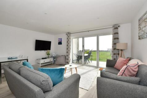 2 bedroom ground floor flat for sale