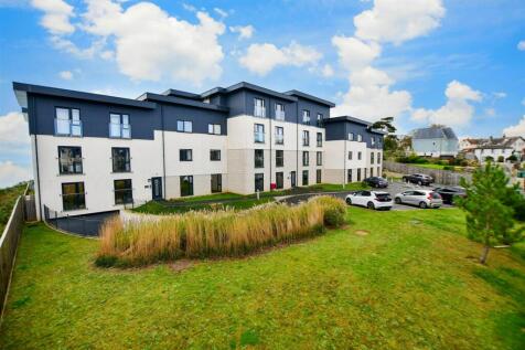 2 bedroom ground floor flat for sale
