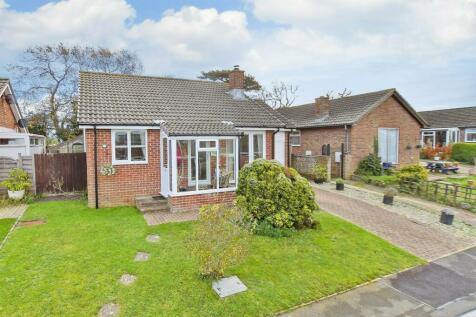 2 bedroom detached bungalow for sale