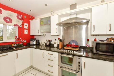 3 bedroom town house for sale