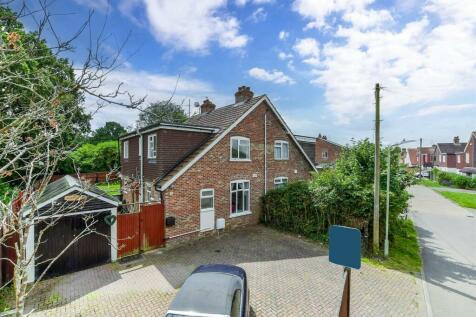 4 bedroom semi-detached house for sale