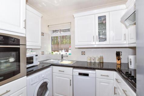 2 bedroom semi-detached bungalow for sale