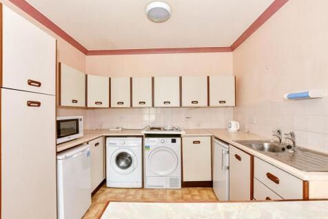 1 bedroom ground floor flat for sale