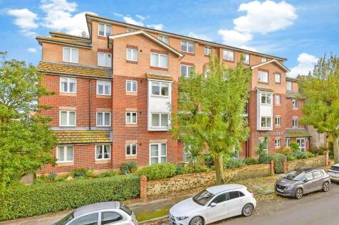 2 bedroom ground floor flat for sale