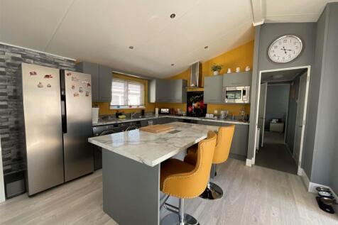 2 bedroom park home for sale