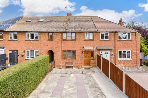 Broadley Avenue, Birchington, Kent 2 bed terraced house for sale