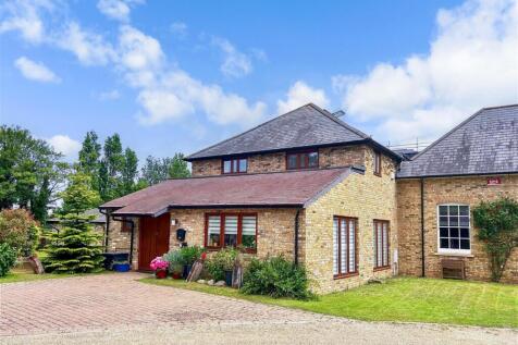 4 bedroom link detached house for sale