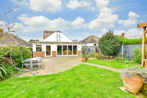 4 bedroom detached bungalow for sale