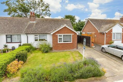 2 bedroom semi-detached bungalow for sale