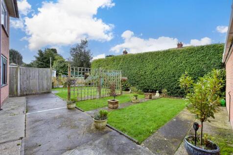1 bedroom maisonette for sale