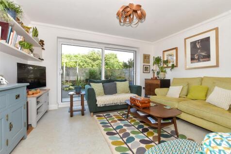 2 bedroom ground floor flat for sale