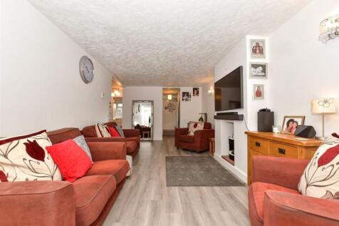 5 bedroom semi-detached house for sale