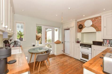 4 bedroom terraced house for sale