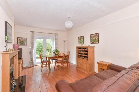 4 bedroom link detached house for sale