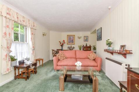 2 bedroom ground floor flat for sale
