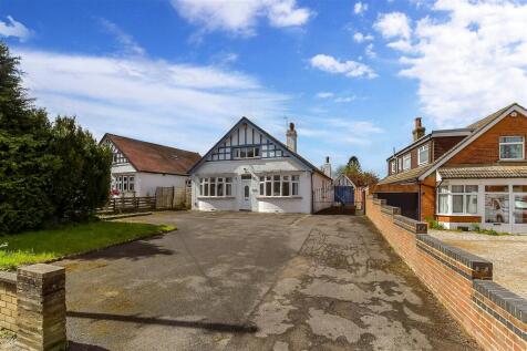 6 bedroom detached house for sale