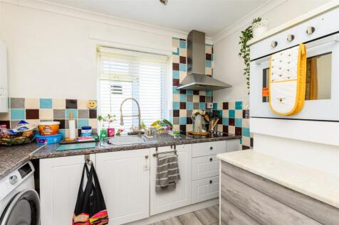 1 bedroom maisonette for sale