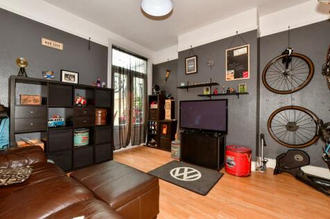 5 bedroom terraced house for sale