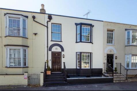 4 bedroom terraced house for sale