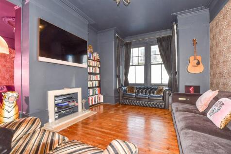 6 bedroom terraced house for sale