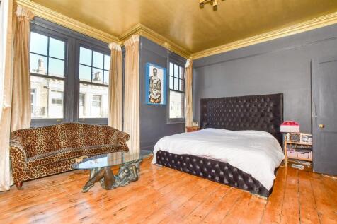 6 bedroom terraced house for sale
