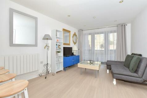 1 bedroom ground floor flat for sale