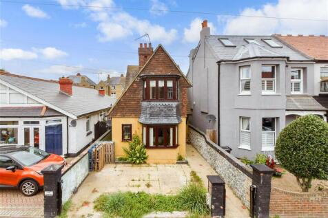 2 bedroom detached house for sale